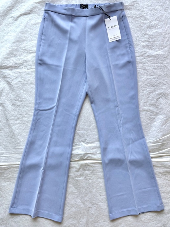 THEORY NWT DEMITRIA GROTTO ADMIRAL CREPE FLARE PANTS. SIZE 4 - Picture 5 of 10